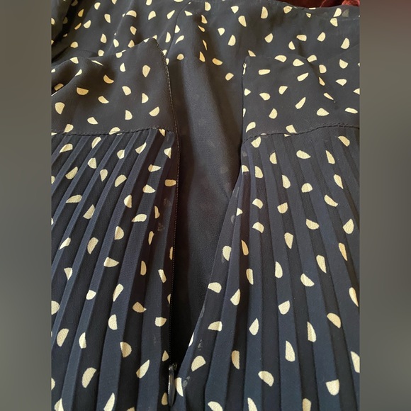 blue and white skirt - Picture 2 of 3